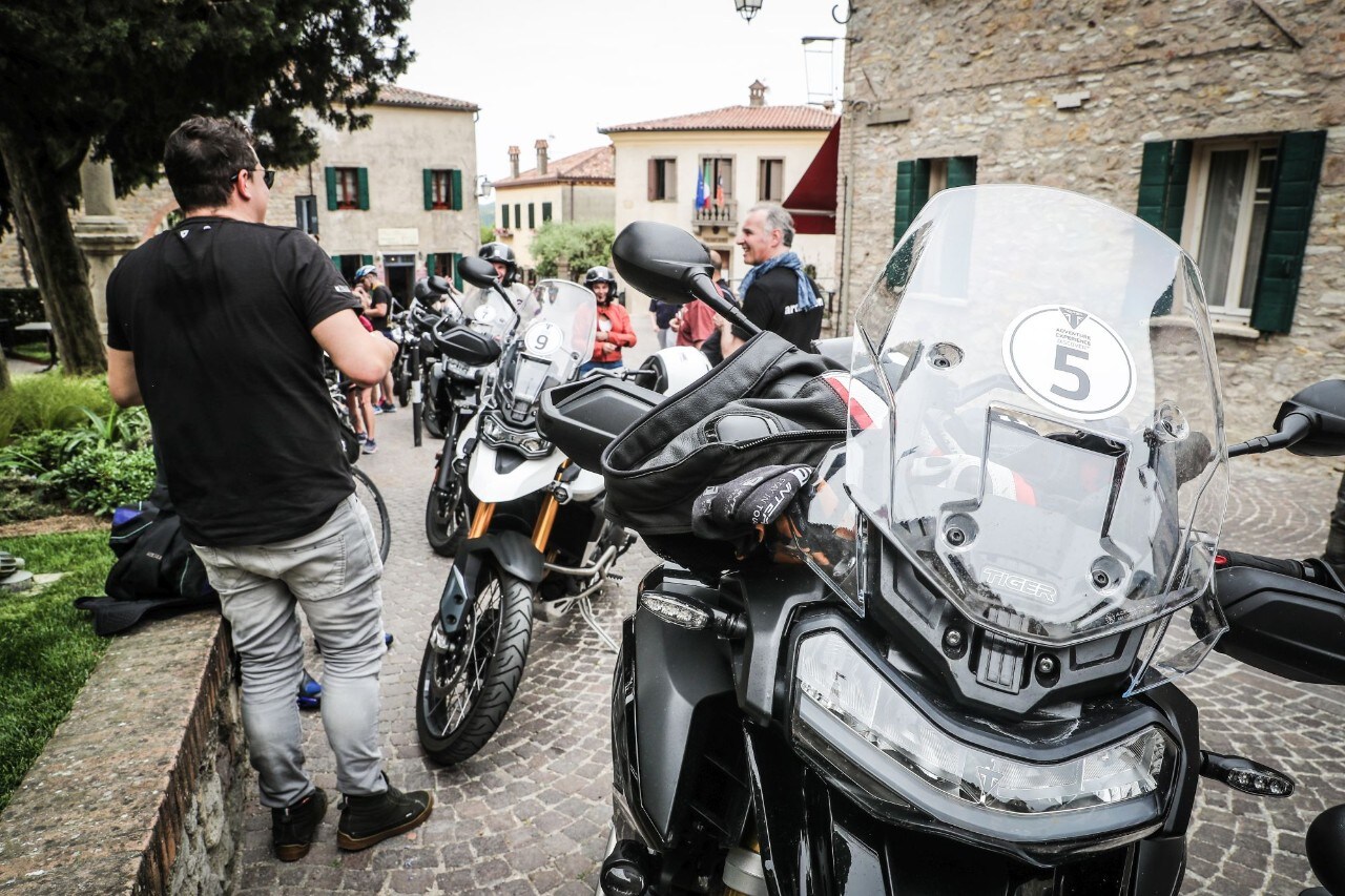Triumph Adventure Experience: quando la moto va a braccetto con l'architettura